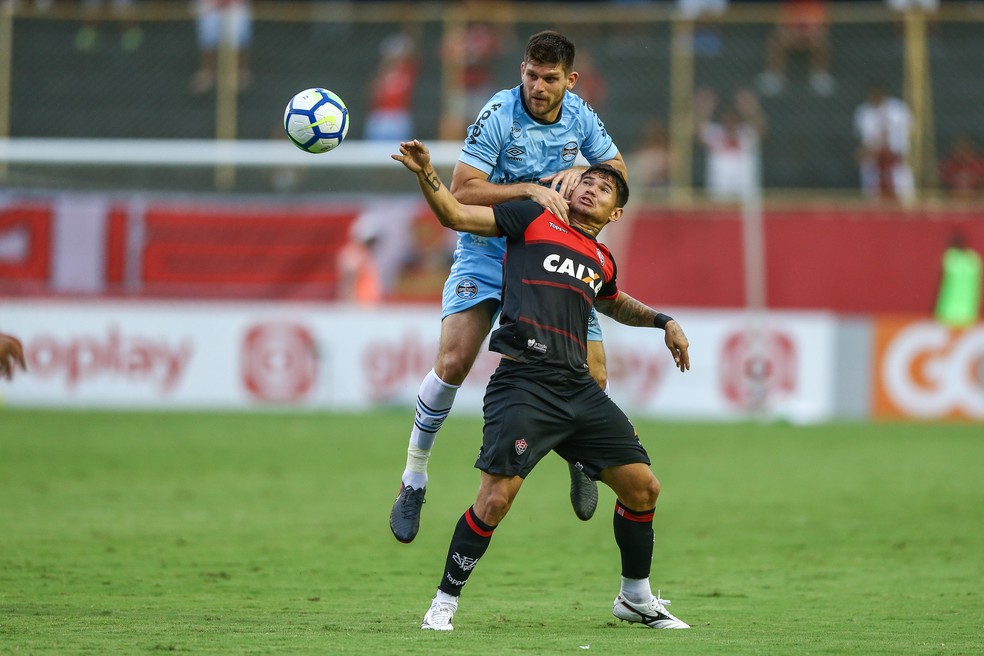 Kannemann voltou ao time no empate contra o Vitória — Foto: Lucas Uebel/Grêmio/Divulgação