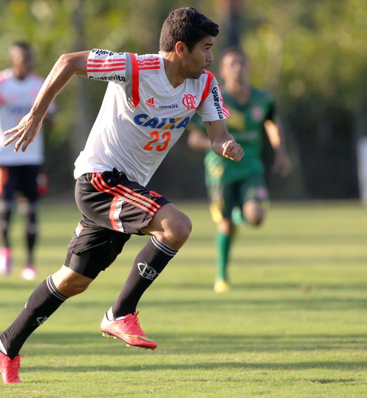 Luxa repete Fla com Eduardo da Silva e Chicão para enfrentar o Palmeiras