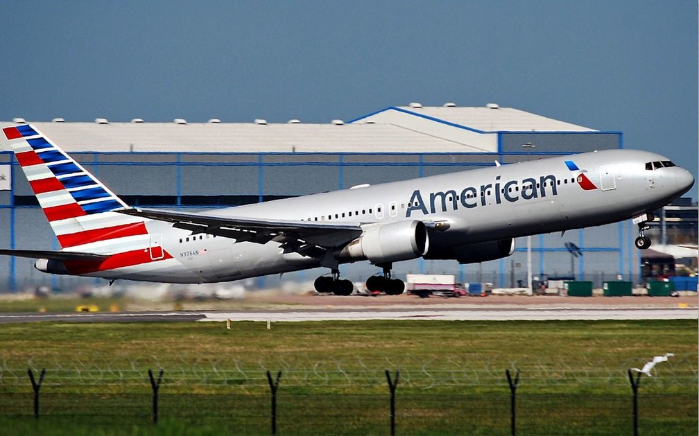AviÃ£o da American Airlines no aeroportode Manchester â€” Foto: Flickr/Riik@mctr/Creative Commons