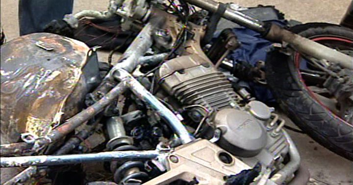G1 - Moto explode após bater em caminhão na BR-101, no ES - notícias em ...