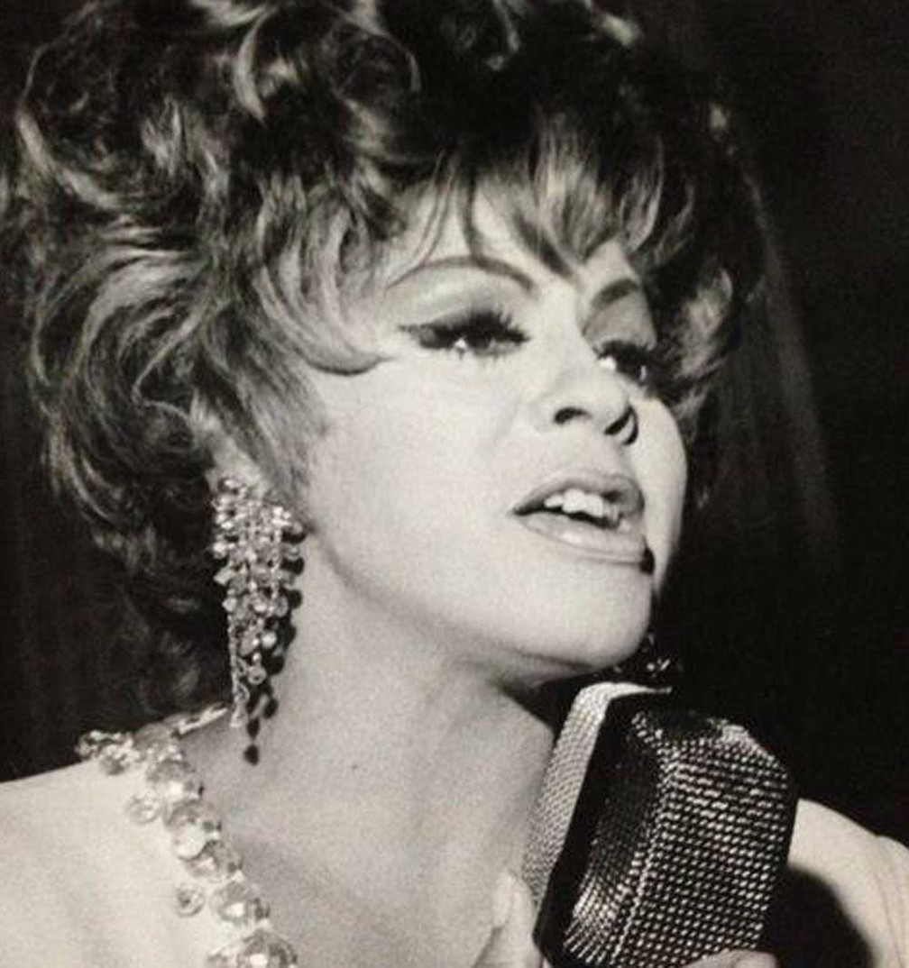 A cantora Angela Maria no início da carreira — Foto: Reprodução / Facebook