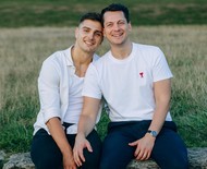Jogador de handebol Lucas Krzikalla se revela gay e posa com o namorado