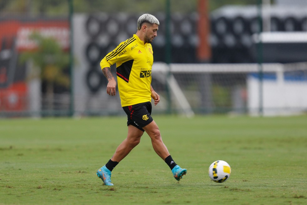 Arrascaeta volta ao time de principal do Flamengo nesta quarta-feira — Foto: Gilvan de Souza/Flamengo