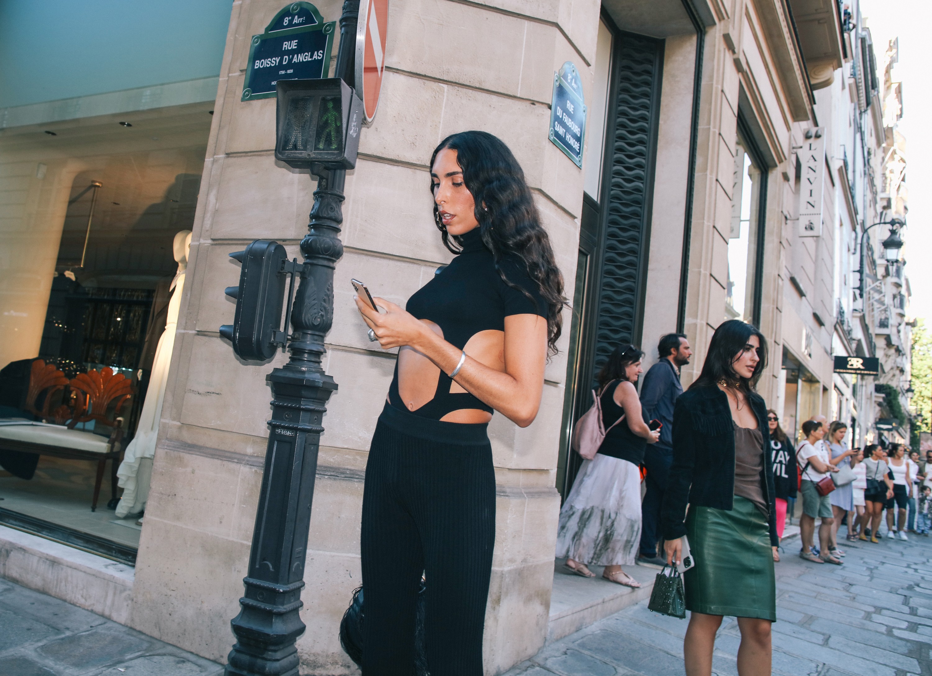 Street style during couture week in Paris (Photo: Phil Oh / @mrstreetpeeper)