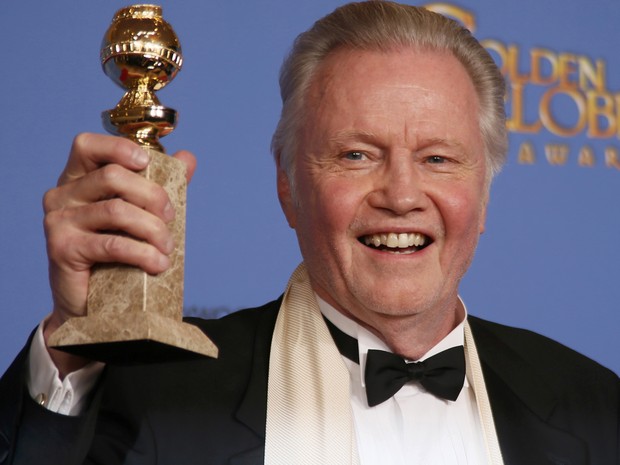 Jon Voight vence o prêmio de melhor ator coadjuvante em filme para TV no 71º Globo de Ouro, que acontece neste domingo (12), em Los Angeles. (Foto: REUTERS/Lucy Nicholson)