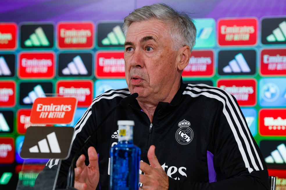 Ancelotti, técnico do Real Madrid, em coletiva de imprensa — Foto: EFE/J.J. Guillén