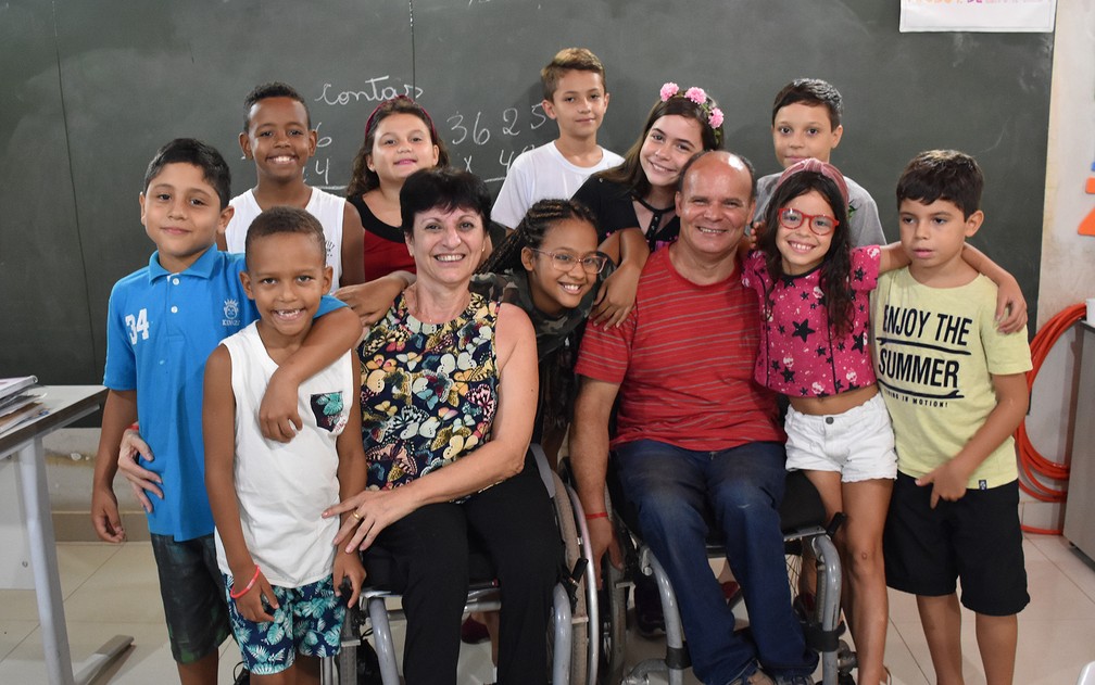 Além do português e da matemática, tia Sônia e tio Jeferson ensinam lições de vida em Ribeirão Preto (SP) — Foto: Pedro Martins/G1