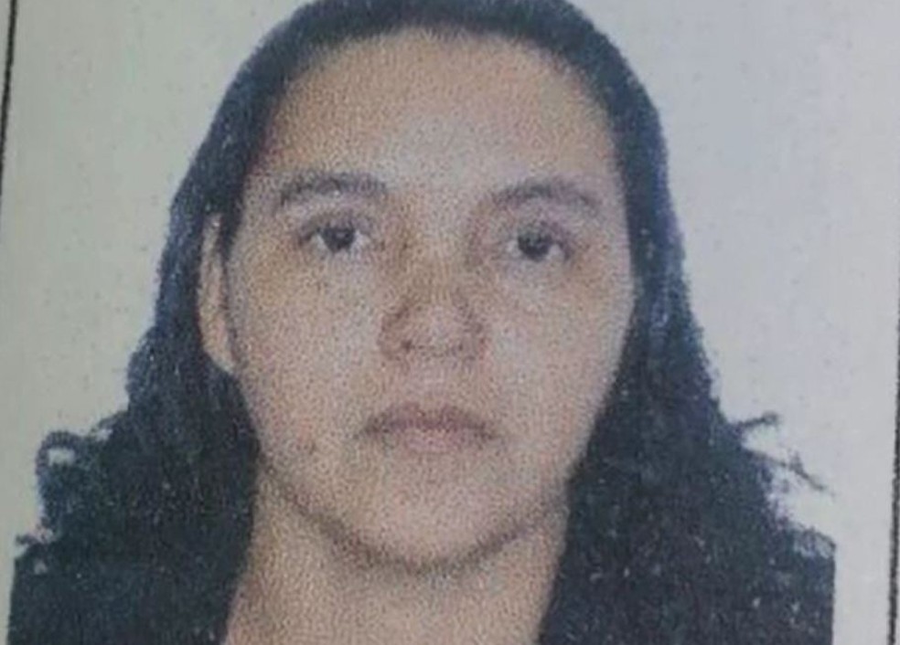 Maria Gecineuda Oliveira Nascimento, de 37 anos, foi achada morta a tiros (Foto: Arquivo da família)