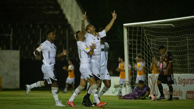 ABC vence Globo com três gols de Allan Dias