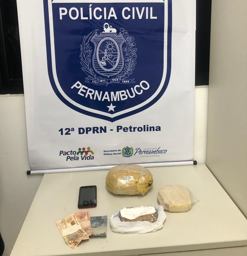 Drogas apreendidas com o suspeito — Foto: Polícia Civil / Divulgação