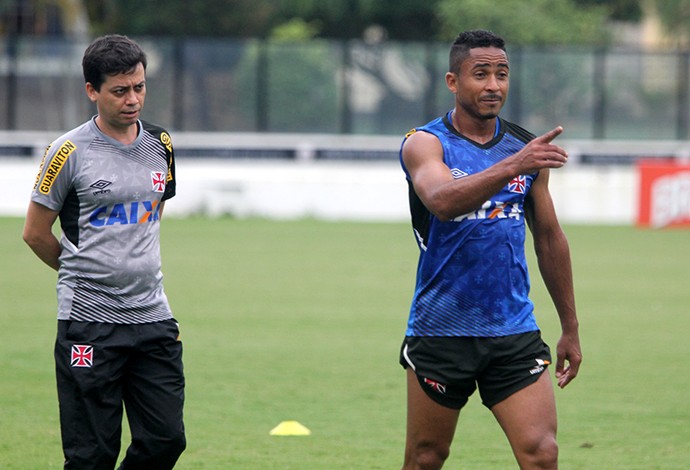 Jorge Henrique, Alex Evanfelista, Vasco (Foto: Paulo Fernandes/Vasco.com.br) Jorge Henrique, Alex Evanfelista, Vasco (Foto: Paulo Fernandes/Vasco.com.br)