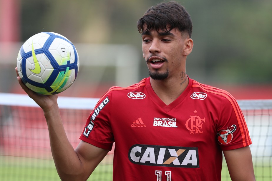 Lucas PaquetÃ¡: o mais efetivo meia do Flamengo em momento decisivo do ano