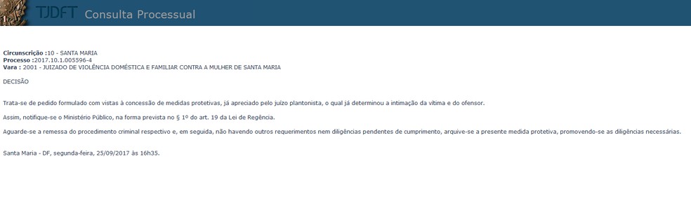 Trecho da decisão da Justiça que cita medida protetiva concedida à Simone em setembro de 2017 — Foto: TJDF/Reprodução