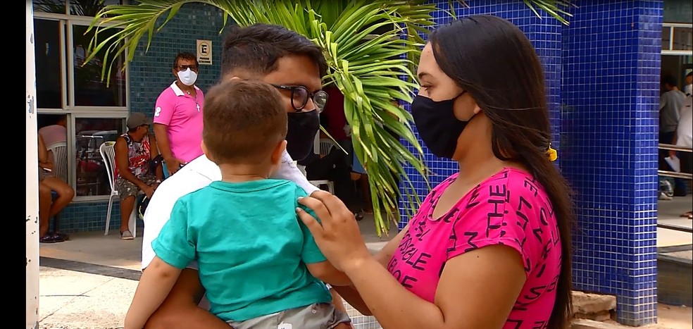 A vendedora Miralice Silva reclamou daa aglomera&ccedil;&atilde;o na UPA do BH, em Mossor&oacute;.  &mdash; Foto: Reprodu&ccedil;&atilde;o/ Intertv Cabugi