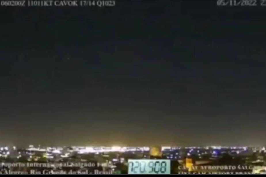 Pilotos avistam luzes estranhas no céu de Porto Alegre (RS)