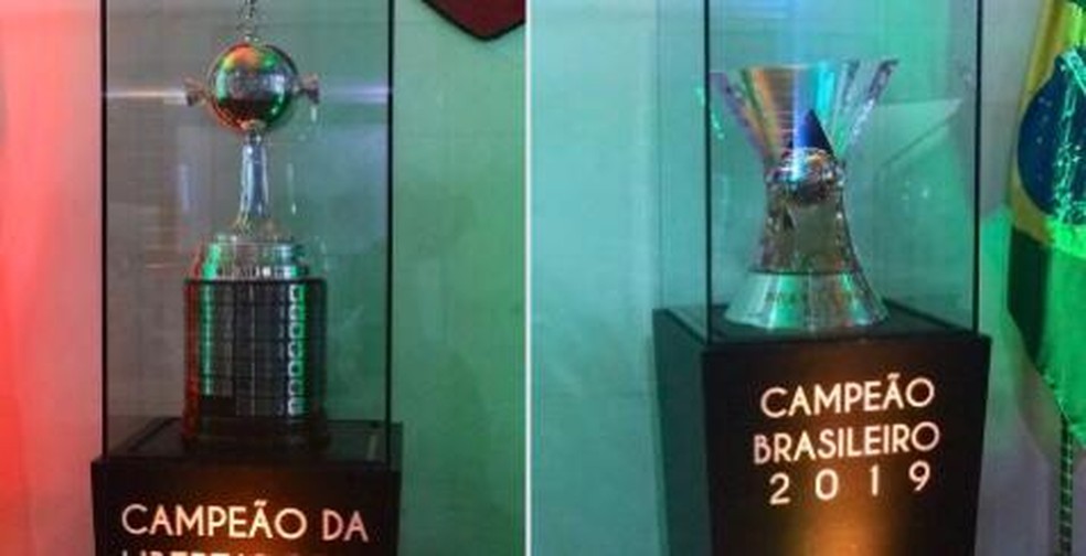 Ta&ccedil;as da Libertadores e do Campeonato Brasileiro j&aacute; est&atilde;o na G&aacute;vea &mdash; Foto: Cah&ecirc; Mota