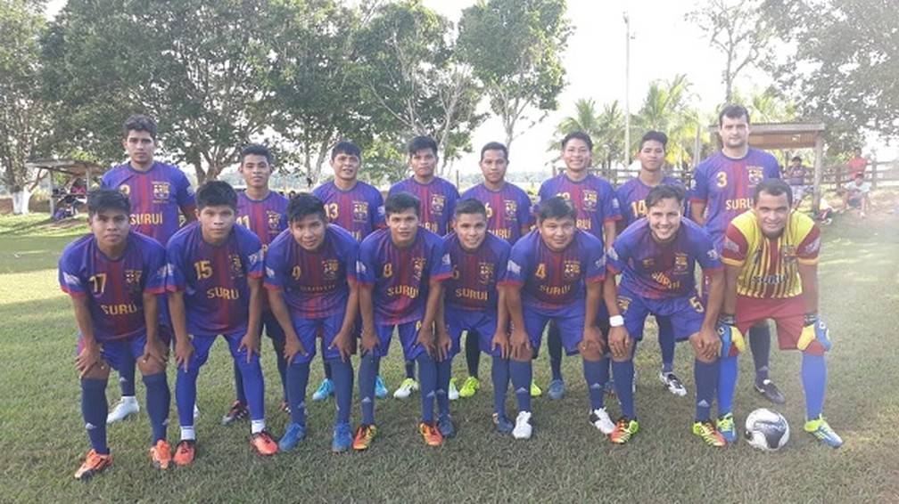 Times indígenas Real Madrid Suruí e Barcelona Suruí se enfrentam em Cacoal  — Foto: Divulgação