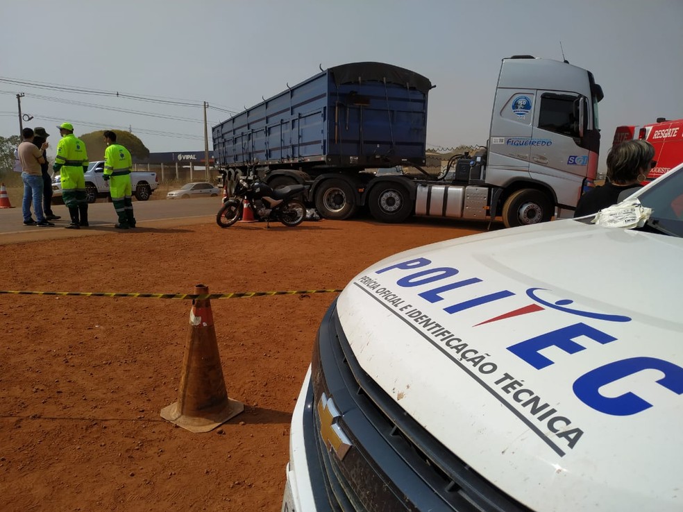 Motociclista morreu em acidente â Foto: Marcos Silva/ VisÃ£o NotÃ­cias