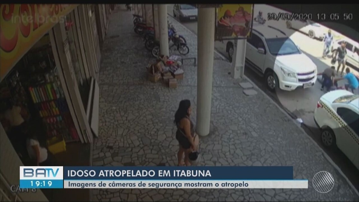 Vídeo mostra momento que idoso é atropelado em rua de Itabuna, sul da Bahia