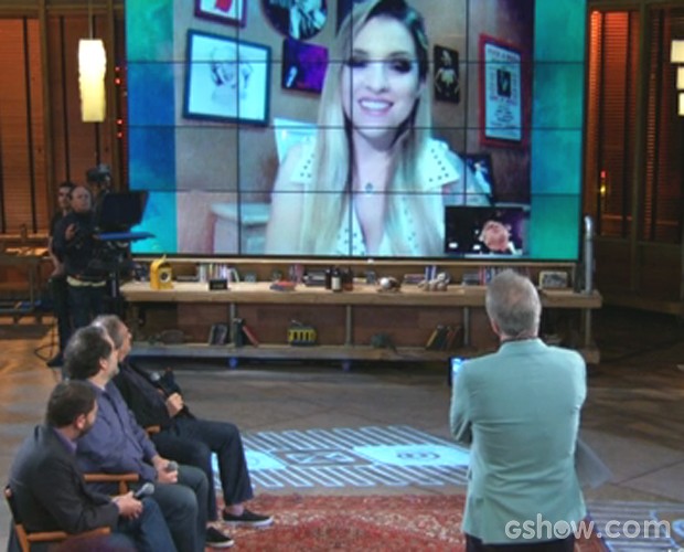Clara Aguilar conversa pela web com Pedro Bial (Foto: Na Moral / TV Globo)