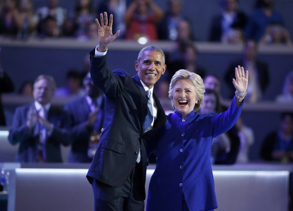 Barack Obama e Hillary Clinton durante convenção democrata (Foto: Lucy Nicholson/Reuters)