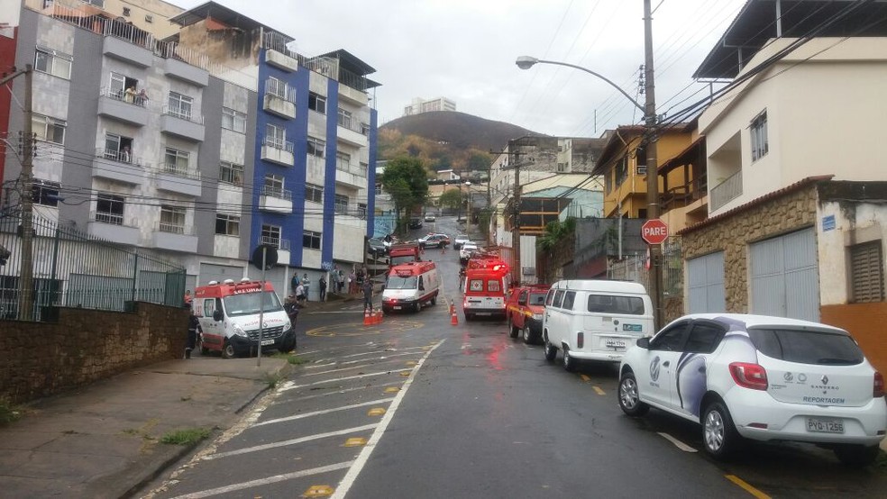Caso ocorreu no Bairro São Mateus, na manhã desta terça-feira (3) (Foto: Vagner Tolendato/G1)