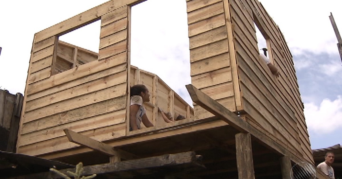 G1 - Universitários se unem para construir casas para famílias pobres ...
