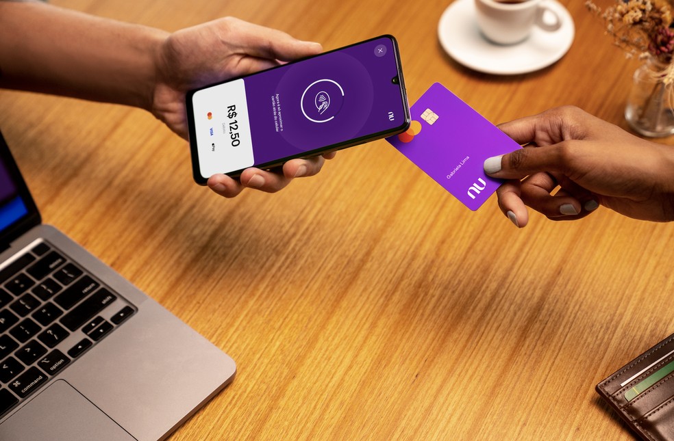 Nubank lança solução para pagamentos de cartão por aproximação, usando o  app | Finanças | Valor Econômico