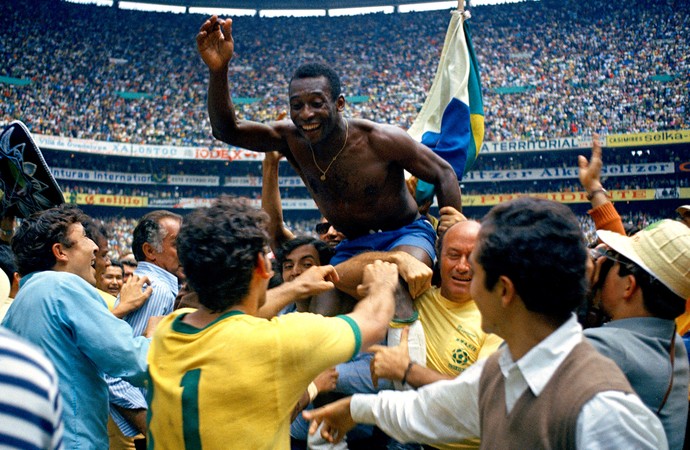 [COPA 2014]Jornal critica Pelé: Superestimado e mestre da autopromoção