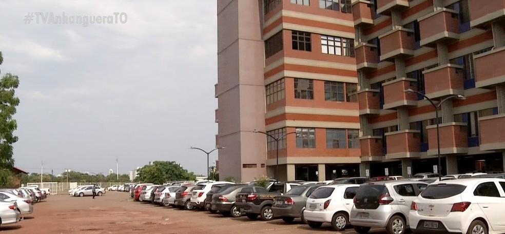 Pneus e veículos foram furtados do estacionamento do HGP — Foto: Reprodução/TV Anhanguera