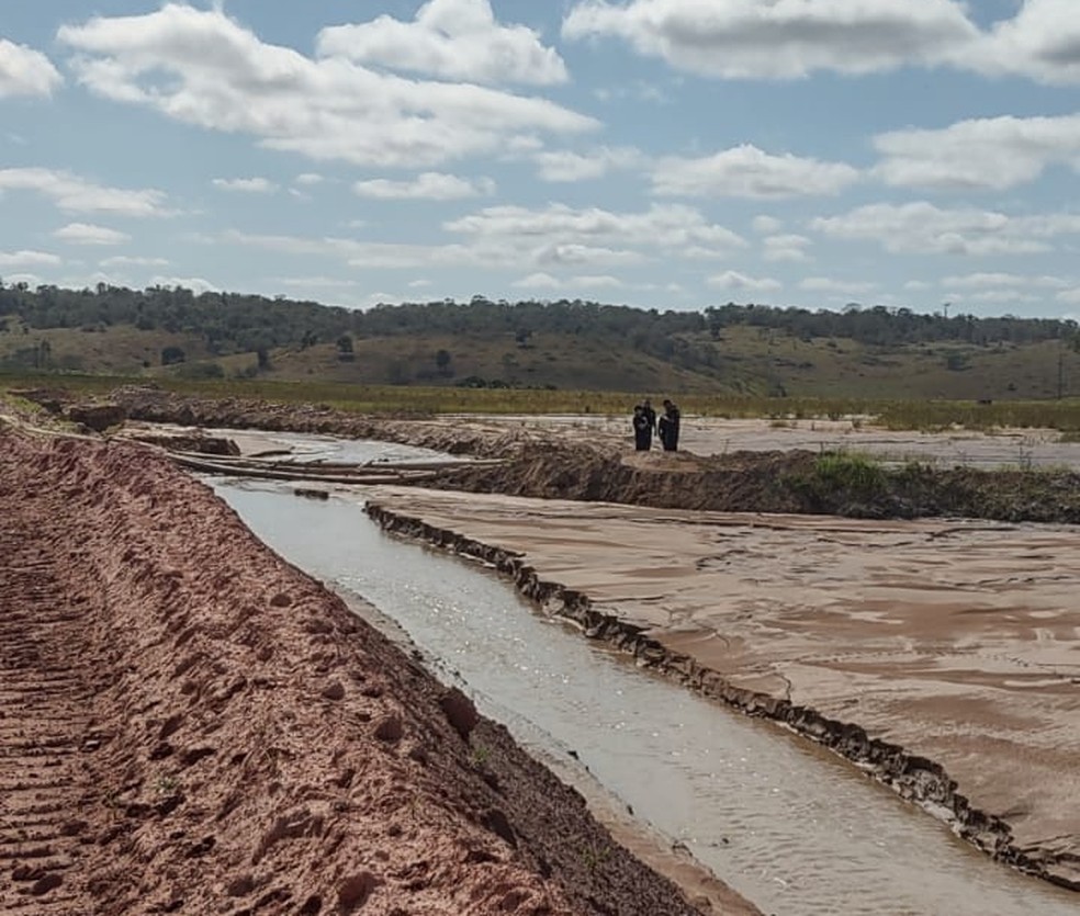 PF deflagra operação para acompanhar fiscalização em barragens de despejo de rejeitos de mineração na Bahia — Foto: Polícia Federal