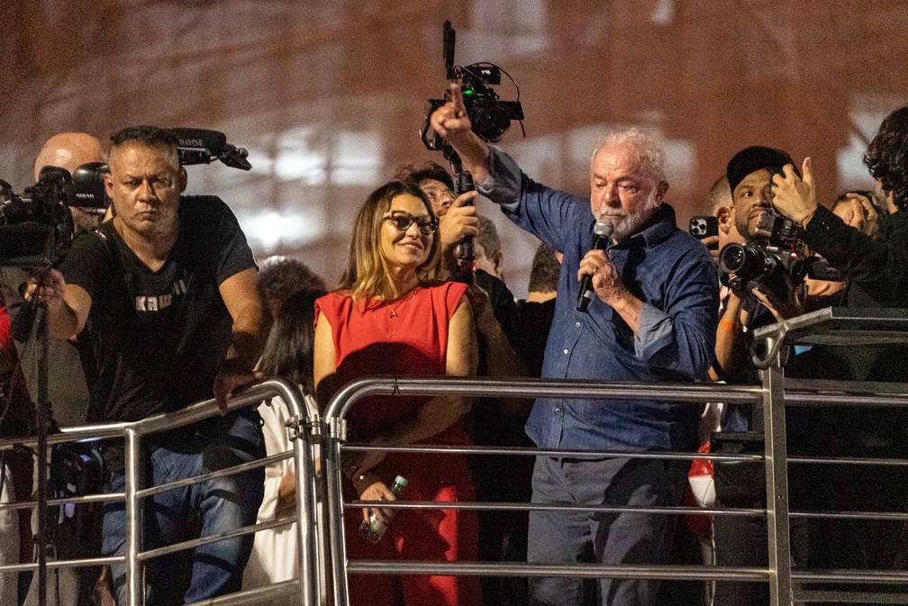 Janja e Lula no discurso da vitória das eleições na Avenida Paulista  — Foto: Fábio Tito/g1 