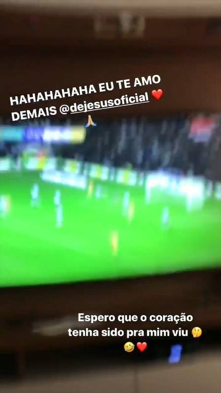 Fernanda Queiroz brinca após gol de Gabriel Jesus (Foto: Reprodução / Instagram)