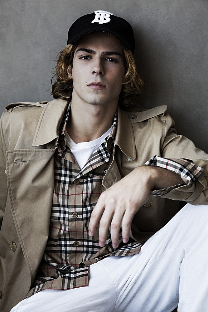 O ator e modelo Lucca Picon em ensaio (Foto: Fernando Torquatto)