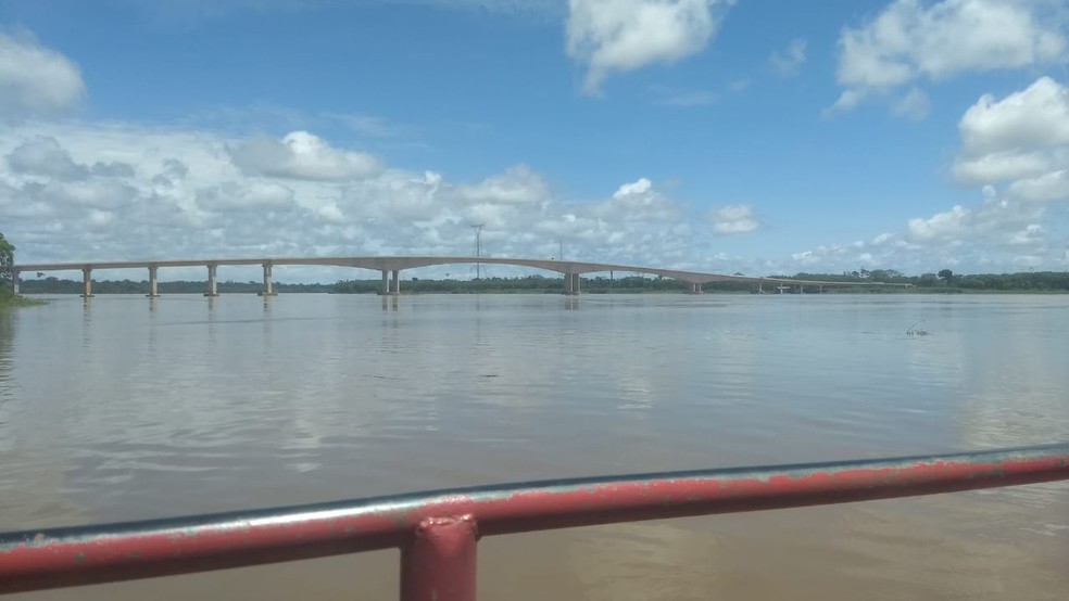 Ponte sob o Rio Madeira, que liga Rondônia e Acre — Foto: Mayara Subtil/Rede Amazônica