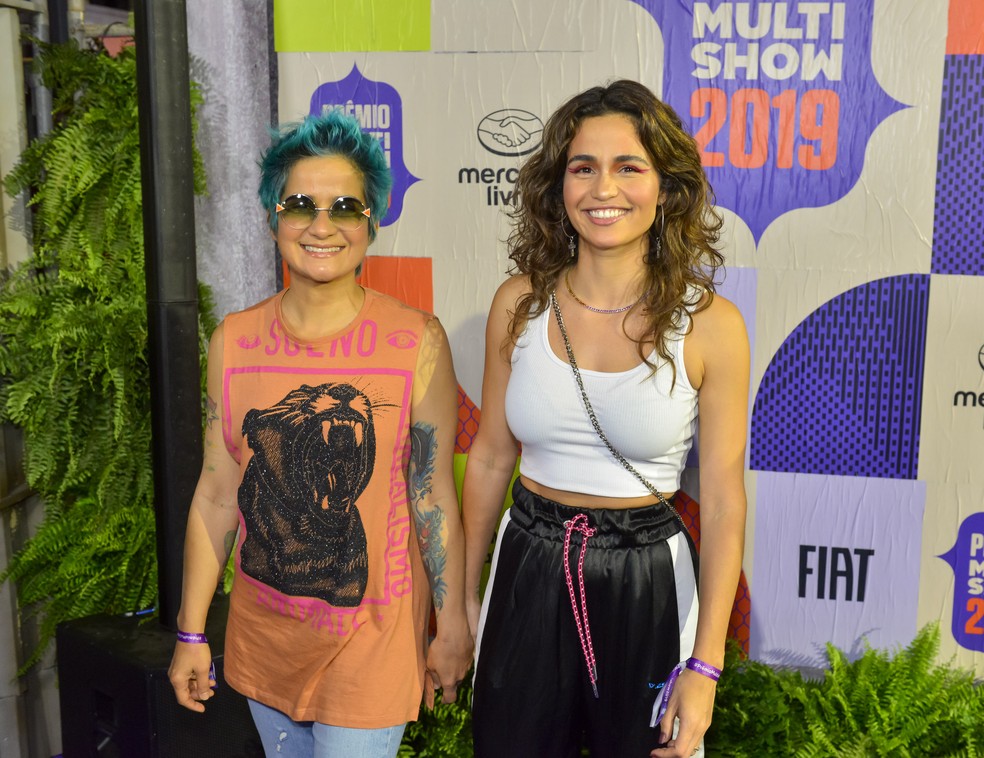Lan Lanh e Nanda Costa preferiram looks mais descontraídos para curtir a noite de premiação — Foto: Fabio Cordeiro/Gshow