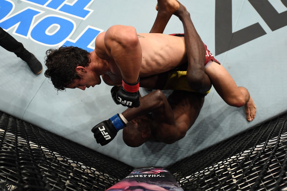 Claudio Puelles venceu Marcos Dhalsim por pontos no UFC Cidade do MÃ©xico â?? Foto: Getty Images