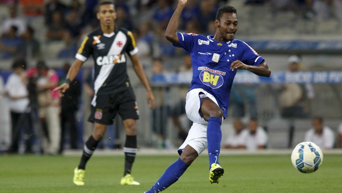 Melhora de rendimento em campo  não faz Cruzeiro se distanciar do Z-4