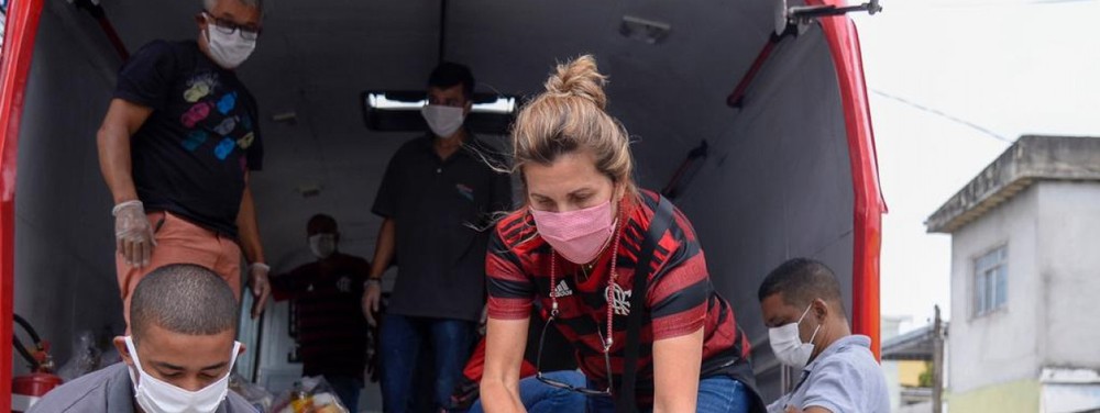 Flamengo participa do SOS Favela e doa 640 cestas básicas para comunidade do Rio