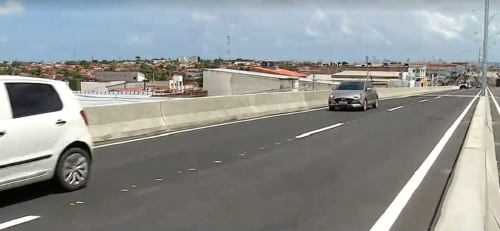 Viaduto do Gancho de Igapó, na Zona Norte de Natal — Foto: Reprodução/Inter TV Cabugi