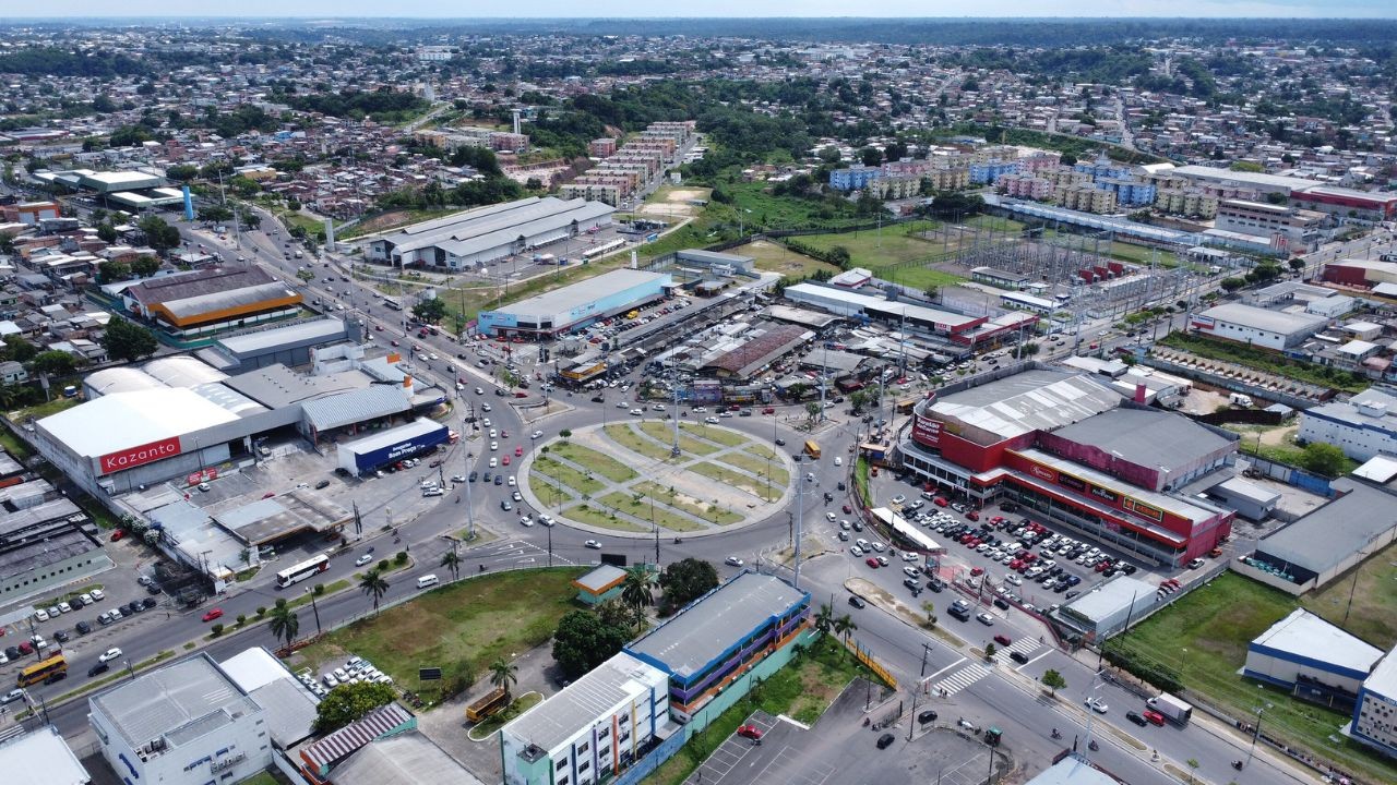 Viaduto da Bola do Produtor vai se chamar 'Rei Pelé', em Manaus; ordem de serviço é assinada 
