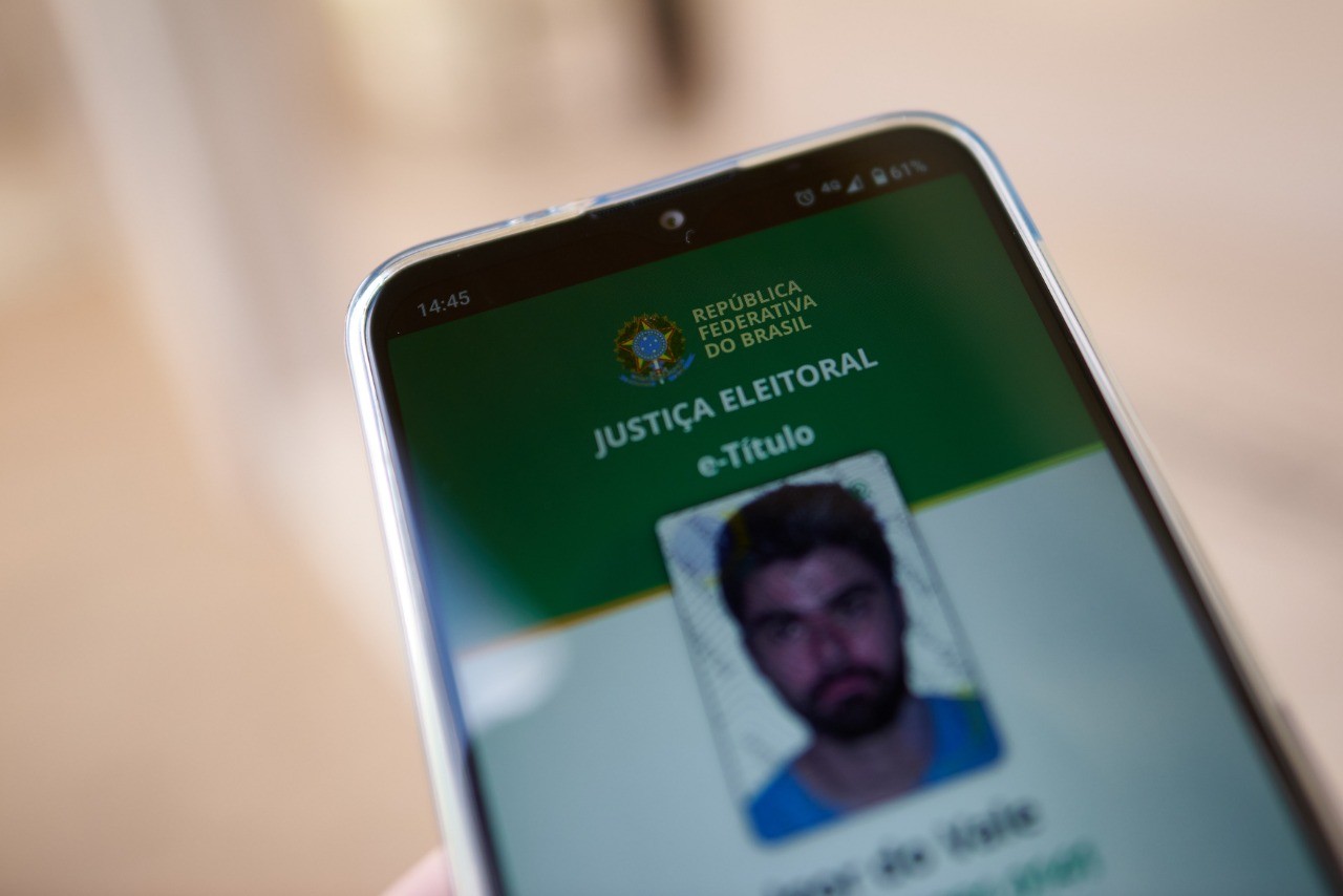 Eleitor de Cubatão pode regularizar título eleitoral por WhatsApp