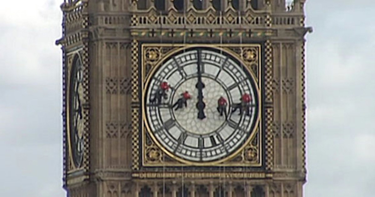 Big Ben - Elizabeth Tower Em Londres. Torre De Relógio De 90