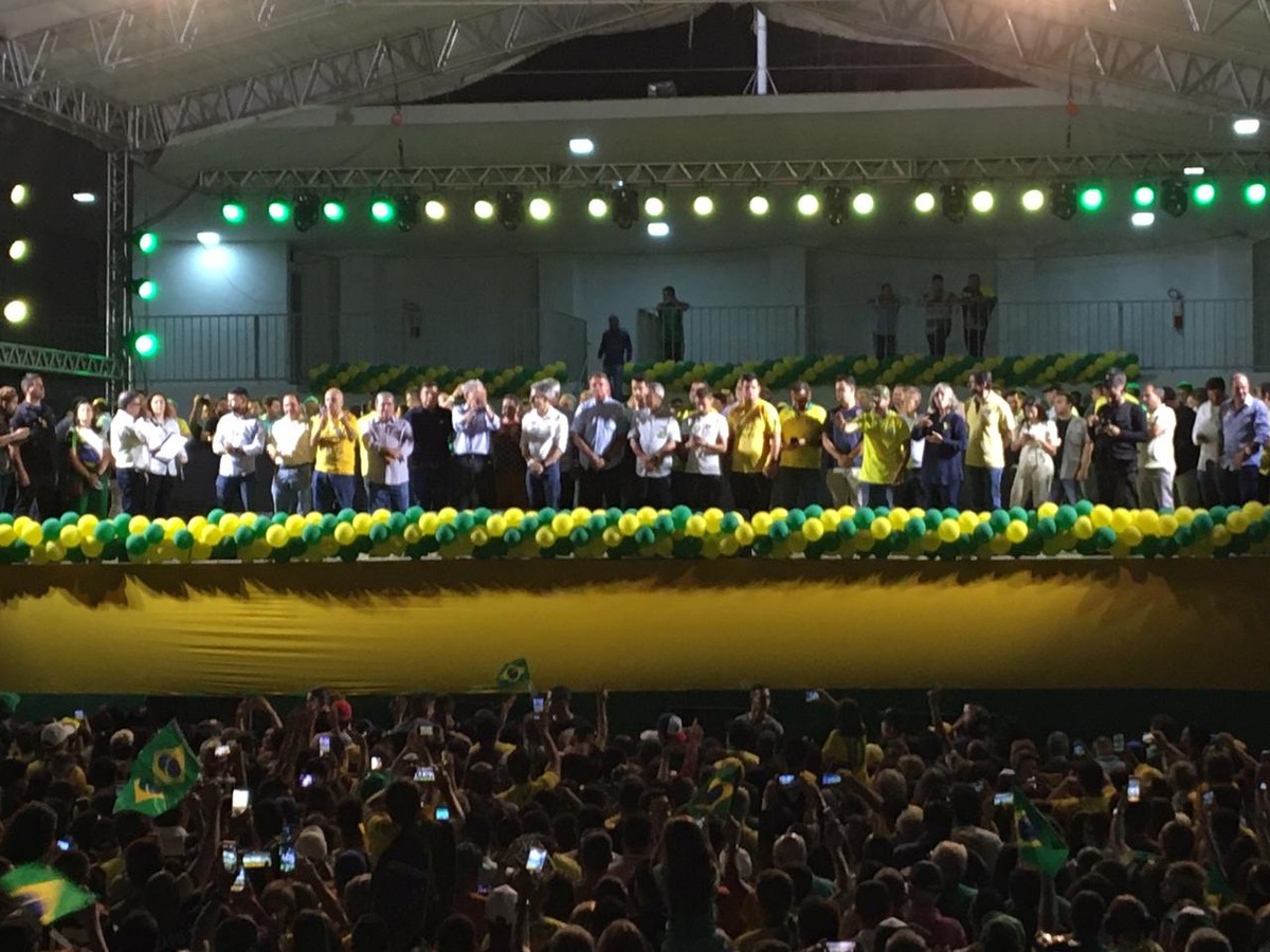 Jair Bolsonaro cumpre agenda em Montes Claros