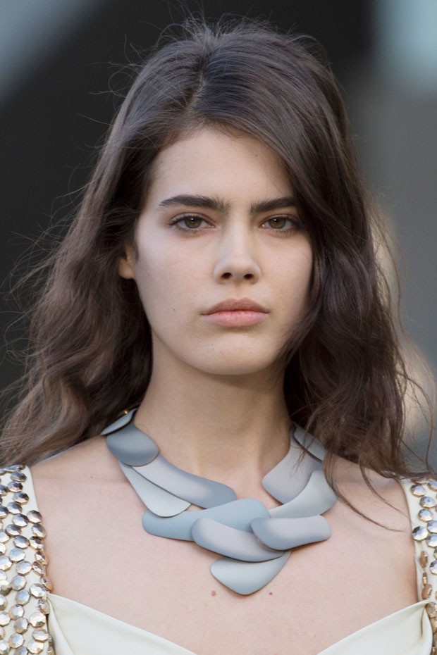 Pat McGrath make-up complemented the cruise Jewellery (Foto: LOUIS VUITTON )