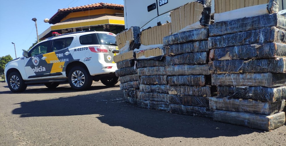 Polícia Rodoviária apreende carga grande de maconha em rodovia de Ourinhos — Foto: Polícia Rodoviária/Divulgação