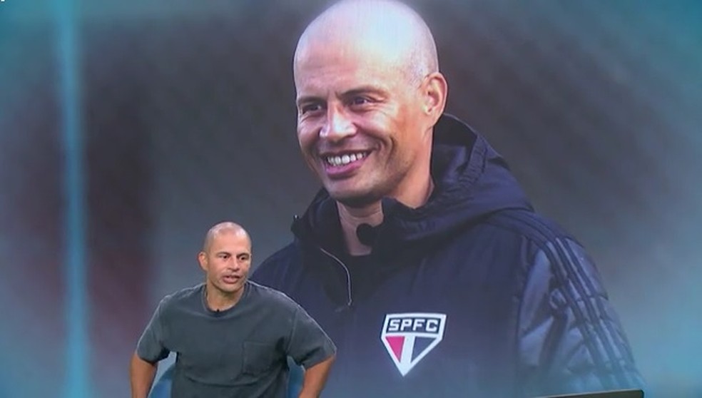 Alex é hoje treinador do sub-20 do São Paulo — Foto: Reprodução/SporTV