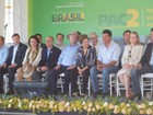 Presidente Dilma Rousseff entrega 29 máquinas retroescavadeiras no PR