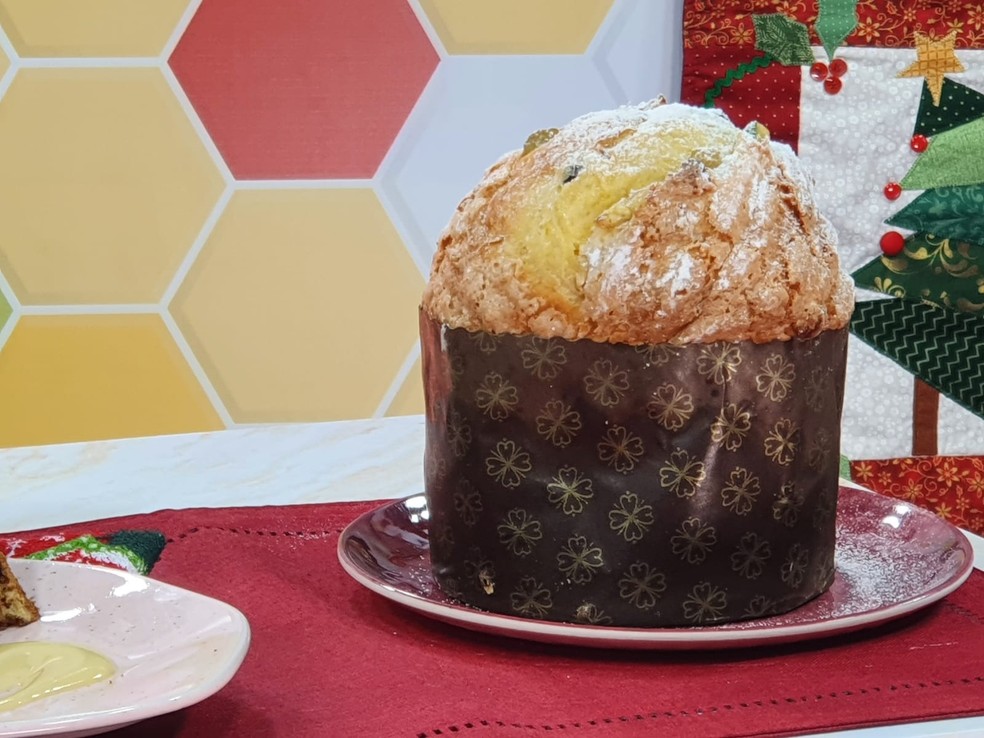 Panetone de frutas cristalizadas feito por Fernanda Ribeiro D'Angelo — Foto: Mariane Rossi/g1