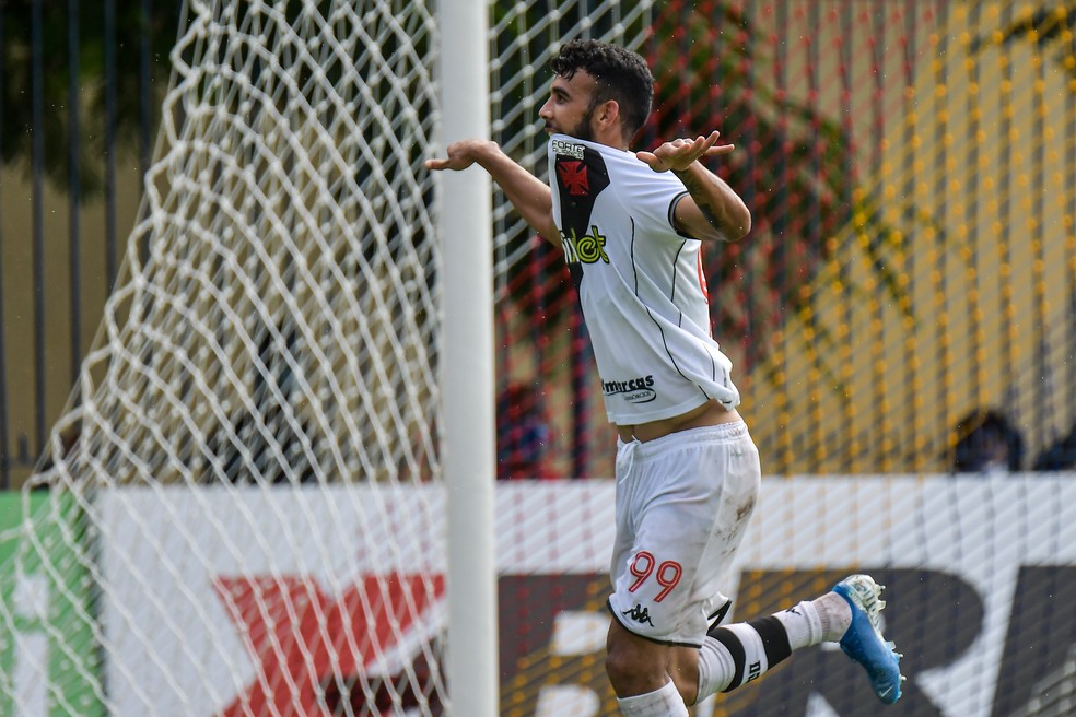 Gol Getúlio Madureira x Vasco — Foto: Thiago Ribeiro/AGIF